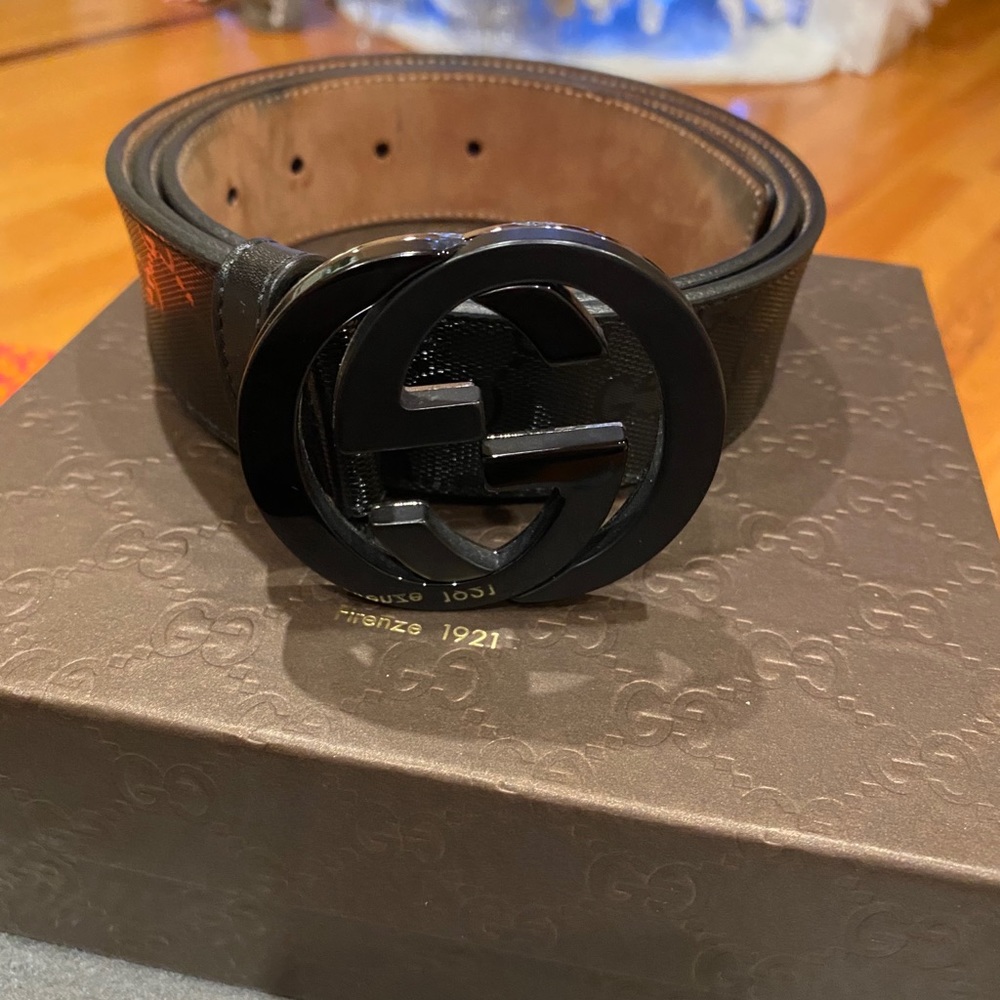 Men’s Gucci belt
